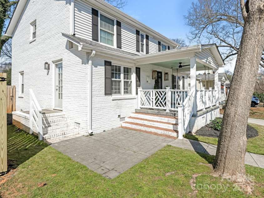 2028 Scott Avenue, Charlotte, NC 28203.  MLS# CAR4227669, YatesRealty ID 9943. 
