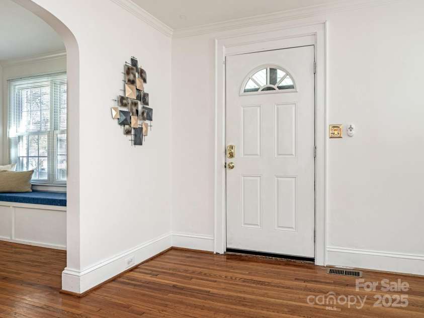 2028 Scott Avenue, Charlotte, NC 28203.  MLS# CAR4227669, YatesRealty ID 9943. 