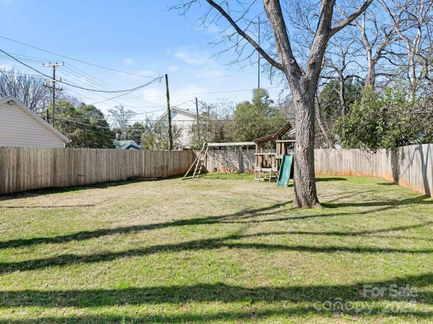 2028 Scott Avenue, Charlotte, NC 28203.  MLS# CAR4227669, YatesRealty ID 9943. 
