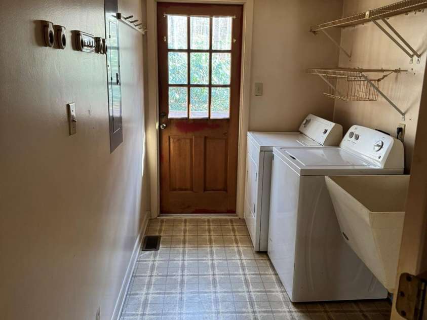 80 Larkspur Lane, Cullowhee, NC 28723.  MLS# CAR4328711, YatesRealty ID 9943. 