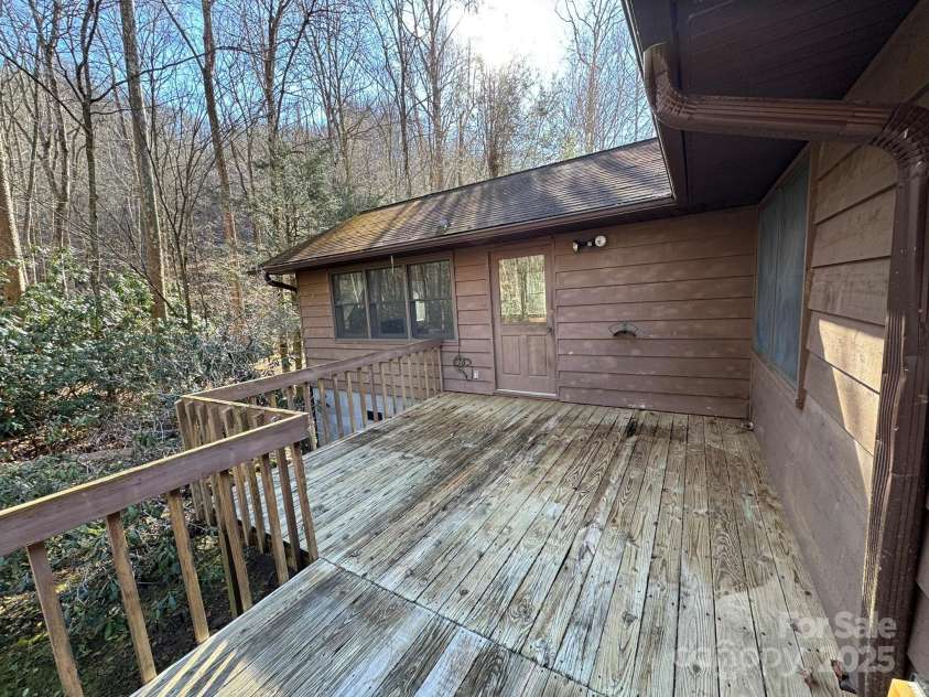 80 Larkspur Lane, Cullowhee, NC 28723.  MLS# CAR4328711, YatesRealty ID 9943. 
