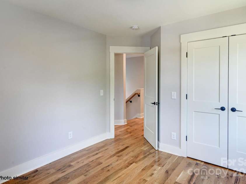 33 Loblolly Lane, Asheville, NC 28803.  MLS# CAR4228799, YatesRealty ID 9944. 