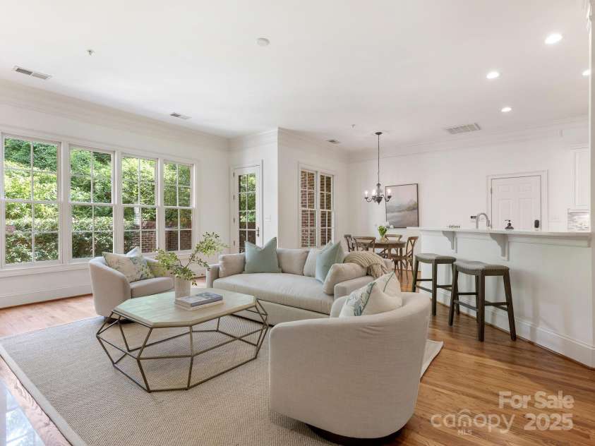 261 Crownsgate Court, Charlotte, NC 28207.  MLS# CAR4228867, YatesRealty ID 9945. 