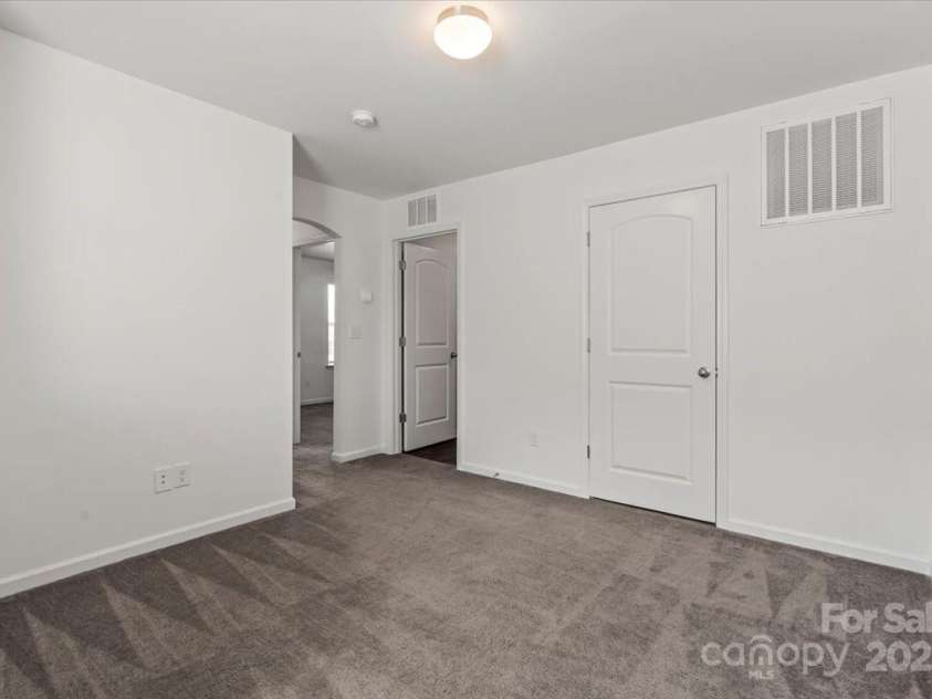 439 Newfound Hollow Drive, Charlotte, NC 28214.  MLS# CAR4230472, YatesRealty ID 9946. Loft