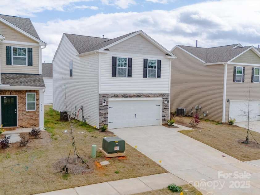 14217 Wilson Mac Lane, Charlotte, NC 28278.  MLS# CAR4241456, YatesRealty ID 9948. 