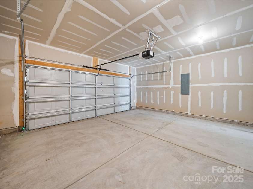 14217 Wilson Mac Lane, Charlotte, NC 28278.  MLS# CAR4241456, YatesRealty ID 9948. 