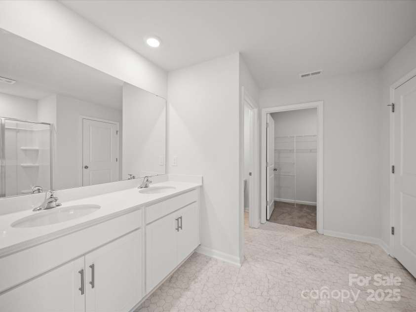 14217 Wilson Mac Lane, Charlotte, NC 28278.  MLS# CAR4241456, YatesRealty ID 9948. 