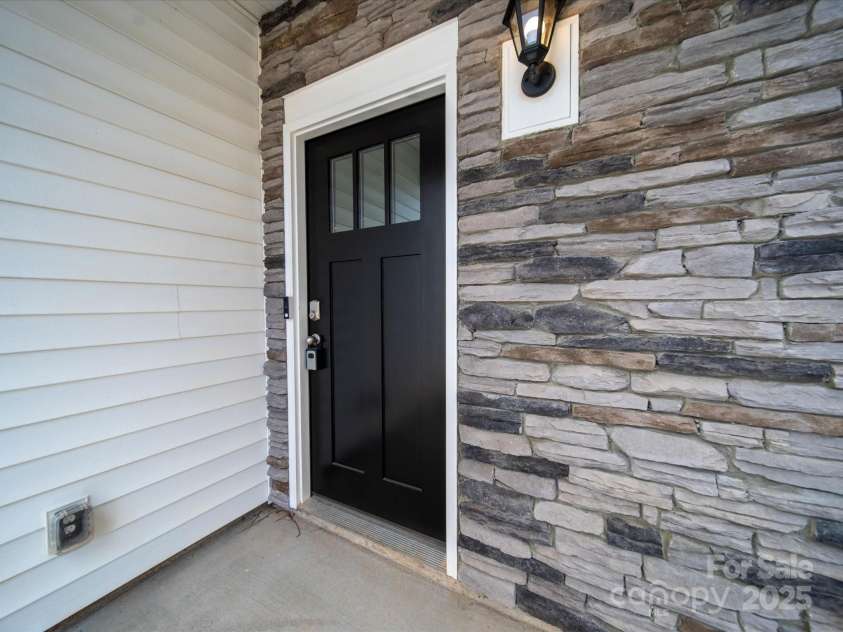 14217 Wilson Mac Lane, Charlotte, NC 28278.  MLS# CAR4241456, YatesRealty ID 9948. 