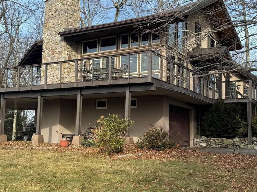160 Crestwood Circle, Newland, NC 28657.  MLS# CAR4333380, YatesRealty ID 9949. 