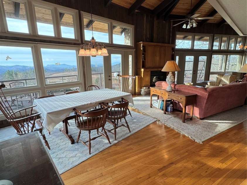 160 Crestwood Circle, Newland, NC 28657.  MLS# CAR4333380, YatesRealty ID 9949. 