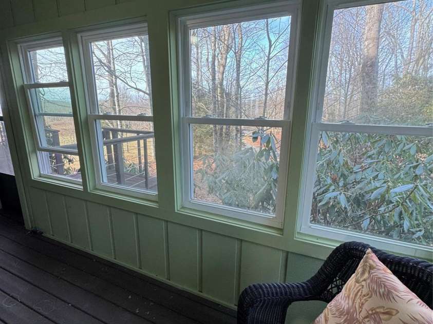 160 Crestwood Circle, Newland, NC 28657.  MLS# CAR4333380, YatesRealty ID 9949. 