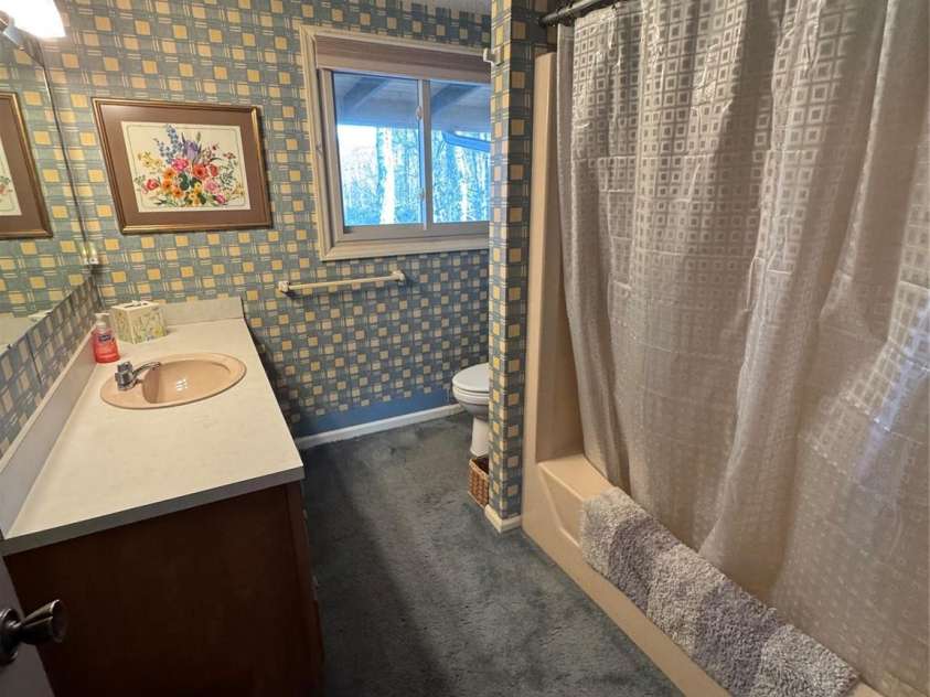 160 Crestwood Circle, Newland, NC 28657.  MLS# CAR4333380, YatesRealty ID 9949. 
