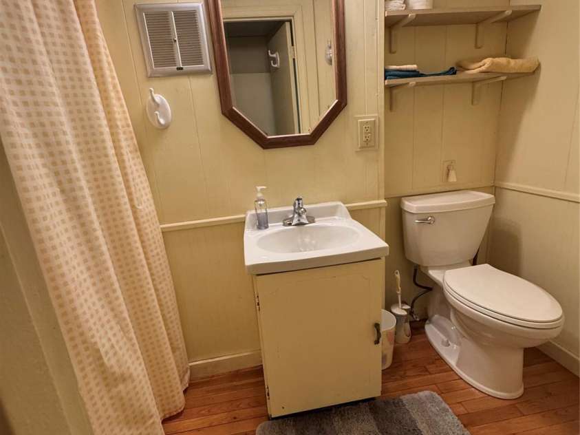 160 Crestwood Circle, Newland, NC 28657.  MLS# CAR4333380, YatesRealty ID 9949. 
