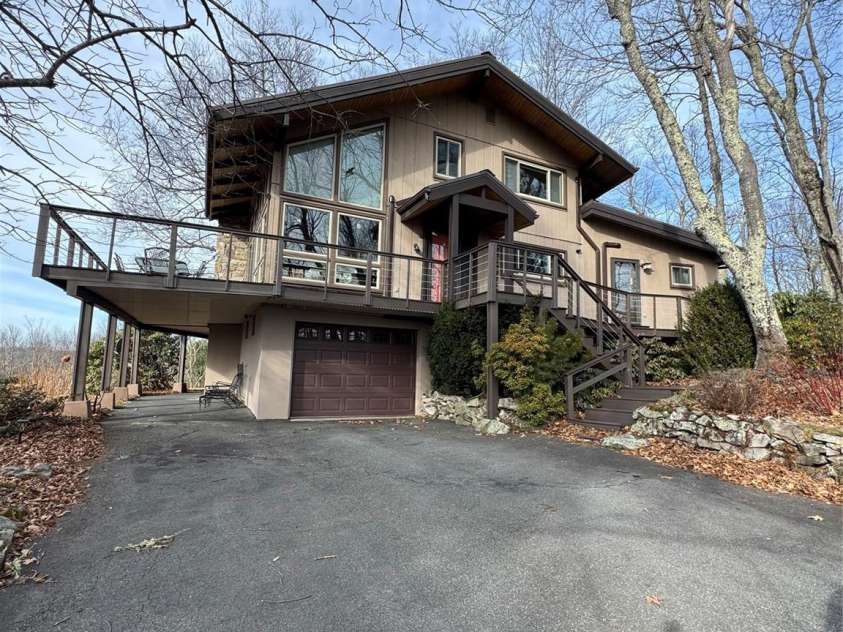160 Crestwood Circle, Newland, NC 28657.  MLS# CAR4333380, YatesRealty ID 9949. 