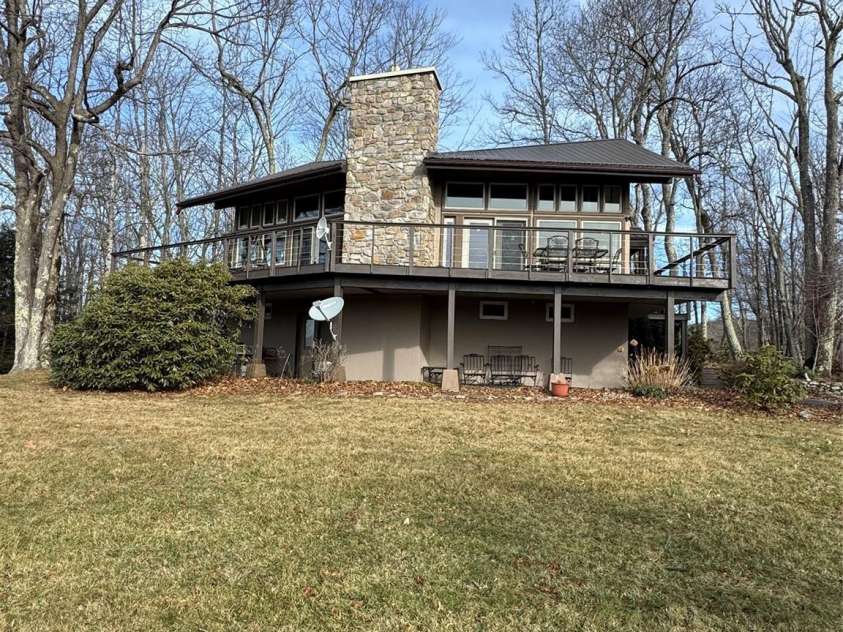 160 Crestwood Circle, Newland, NC 28657.  MLS# CAR4333380, YatesRealty ID 9949. 