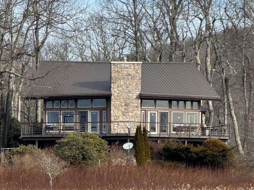 160 Crestwood Circle, Newland, NC 28657.  MLS# CAR4333380, YatesRealty ID 9949. 