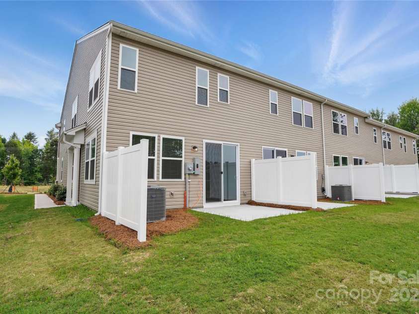 2116 Vinyasa Lane, Charlotte, NC 28215.  MLS# CAR4327145, YatesRealty ID 995. 