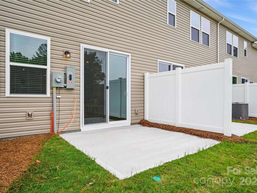 2116 Vinyasa Lane, Charlotte, NC 28215.  MLS# CAR4327145, YatesRealty ID 995. 