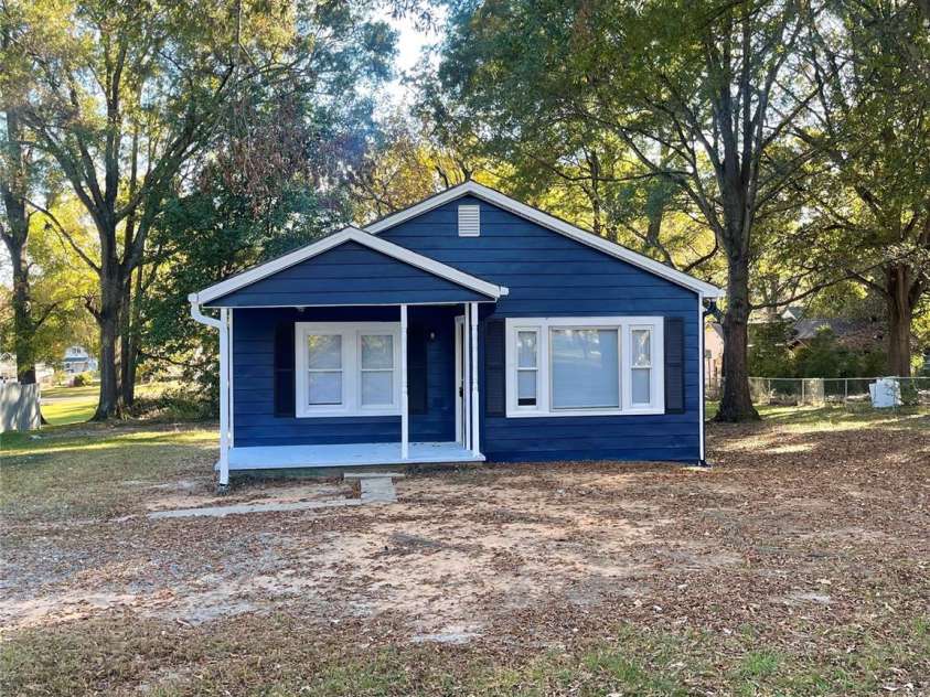 2123 6th Avenue, Gastonia, NC 28052.  MLS# CAR4195778, YatesRealty ID 995. 