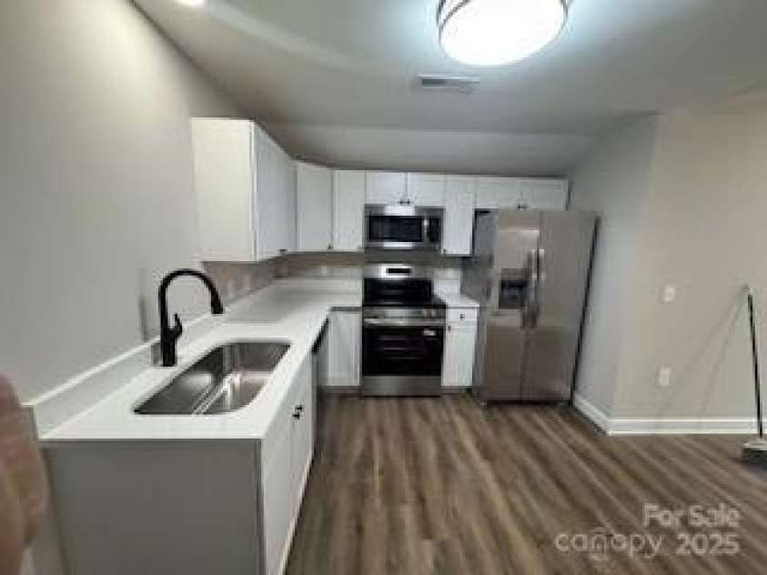 332 Arlington Circle, Lenoir, NC 28645.  MLS# CAR4333737, YatesRealty ID 995. 