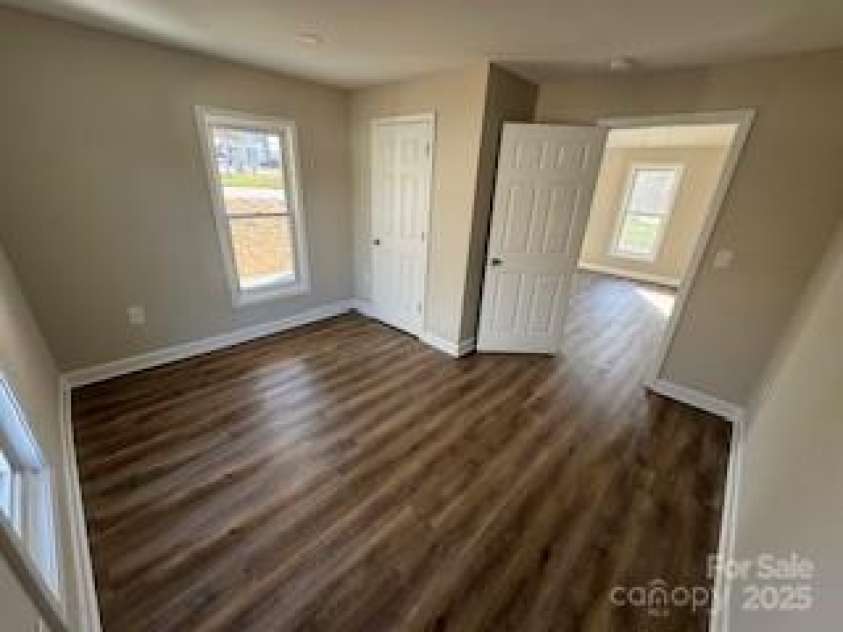 332 Arlington Circle, Lenoir, NC 28645.  MLS# CAR4333737, YatesRealty ID 995. 