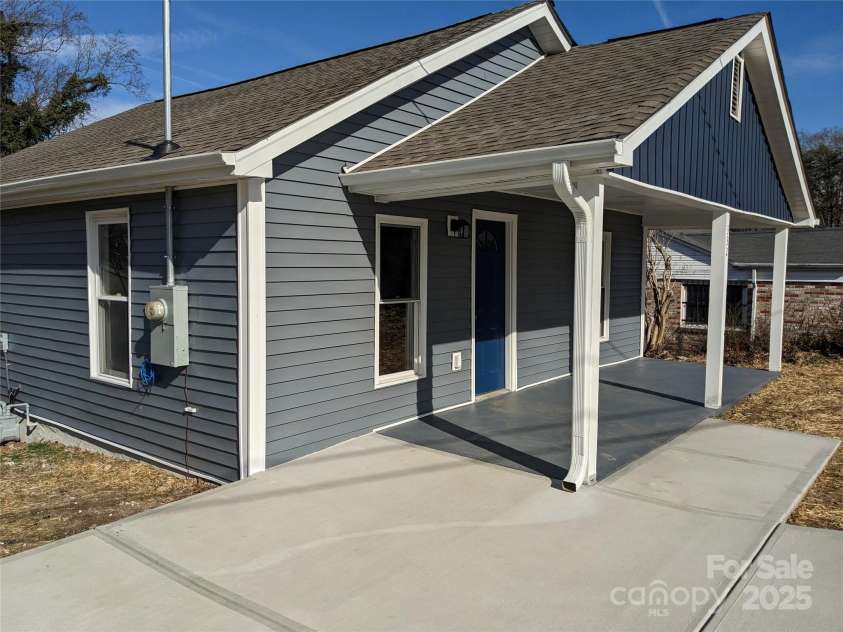 332 Arlington Circle, Lenoir, NC 28645.  MLS# CAR4333737, YatesRealty ID 995. 