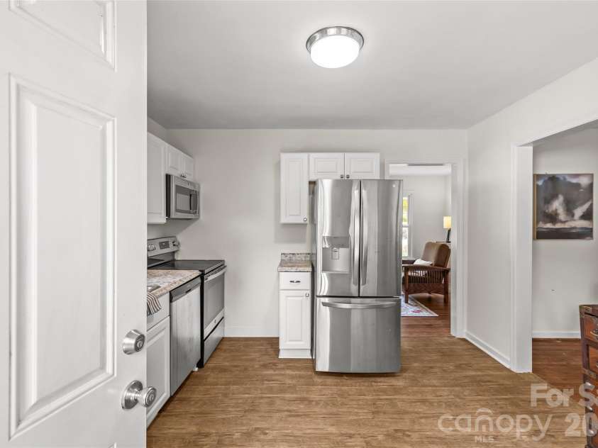 3443 Airlie Street, Charlotte, NC 28205.  MLS# CAR4402296, YatesRealty ID 9950. 