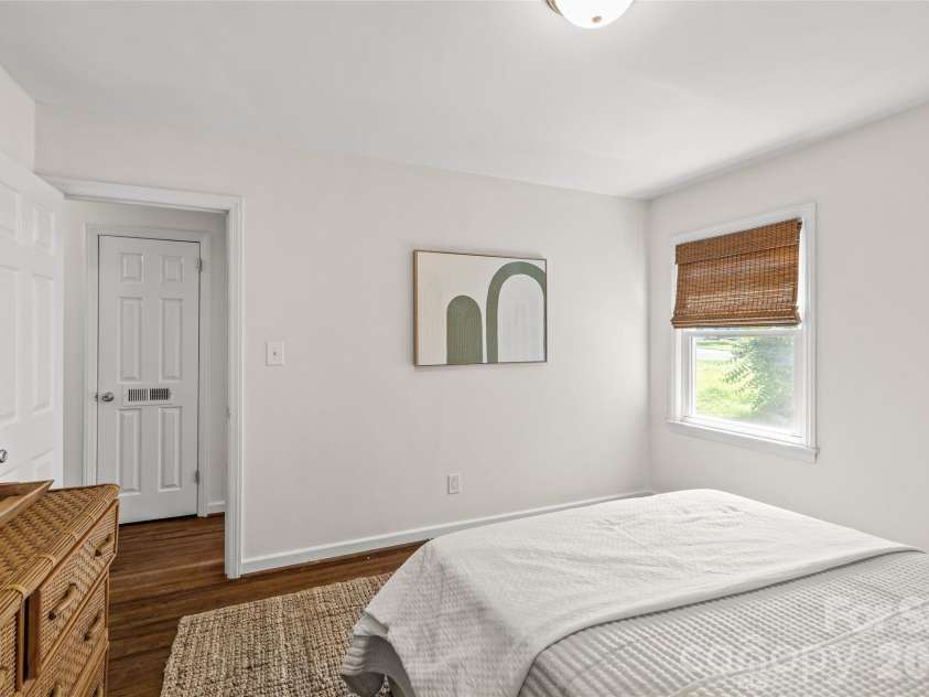 3443 Airlie Street, Charlotte, NC 28205.  MLS# CAR4402296, YatesRealty ID 9950. 