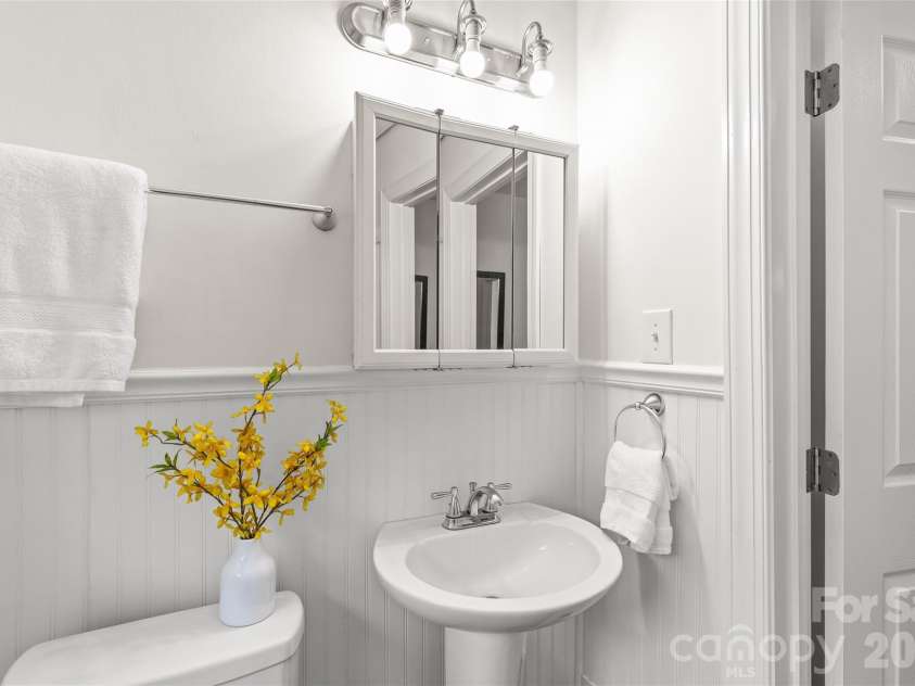 3443 Airlie Street, Charlotte, NC 28205.  MLS# CAR4402296, YatesRealty ID 9950. 
