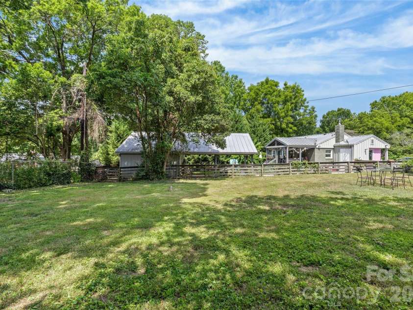 3443 Airlie Street, Charlotte, NC 28205.  MLS# CAR4402296, YatesRealty ID 9950. 