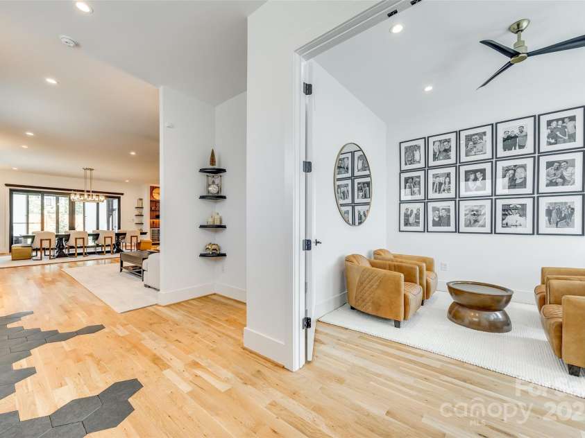 805 19th Street, Charlotte, NC 28205.  MLS# CAR4234315, YatesRealty ID 9950. 