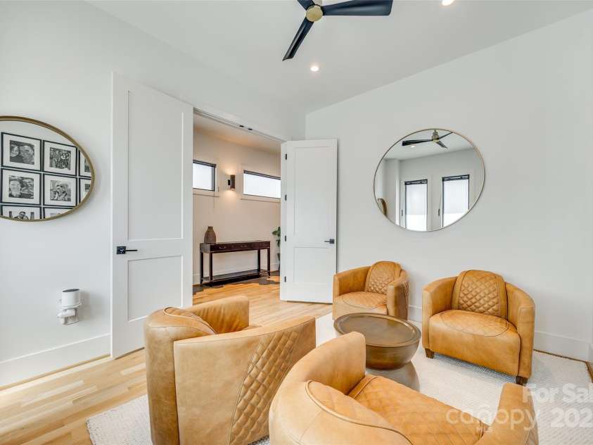 805 19th Street, Charlotte, NC 28205.  MLS# CAR4234315, YatesRealty ID 9950. 