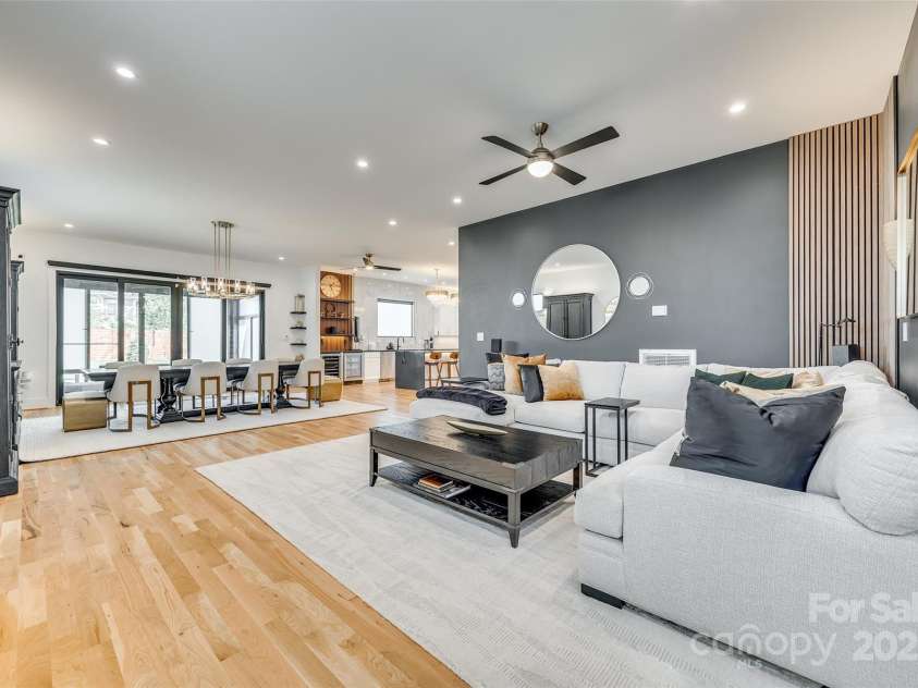 805 19th Street, Charlotte, NC 28205.  MLS# CAR4234315, YatesRealty ID 9950. 
