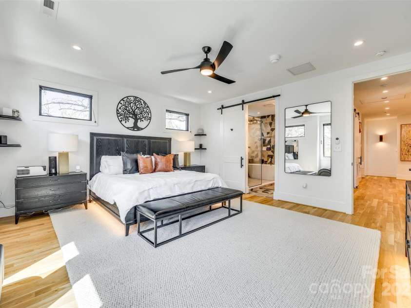 805 19th Street, Charlotte, NC 28205.  MLS# CAR4234315, YatesRealty ID 9950. 