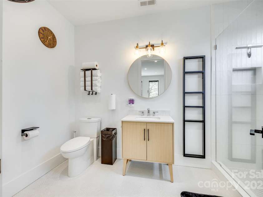 805 19th Street, Charlotte, NC 28205.  MLS# CAR4234315, YatesRealty ID 9950. 