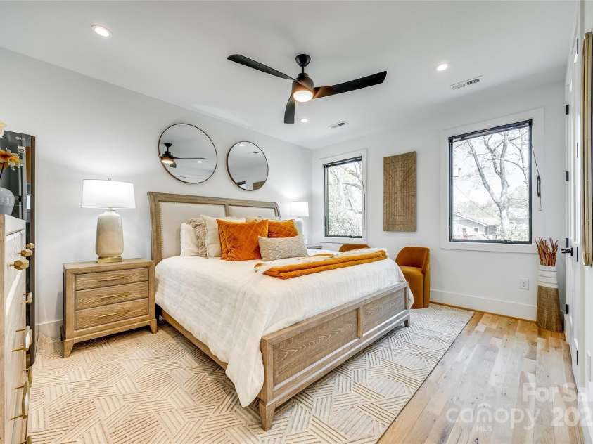 805 19th Street, Charlotte, NC 28205.  MLS# CAR4234315, YatesRealty ID 9950. 