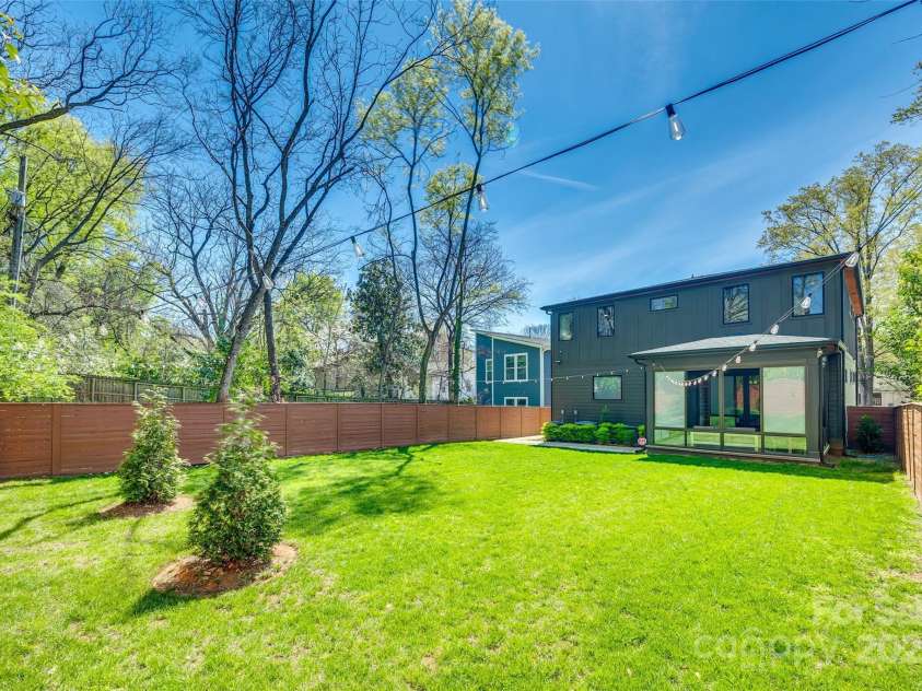 805 19th Street, Charlotte, NC 28205.  MLS# CAR4234315, YatesRealty ID 9950. 