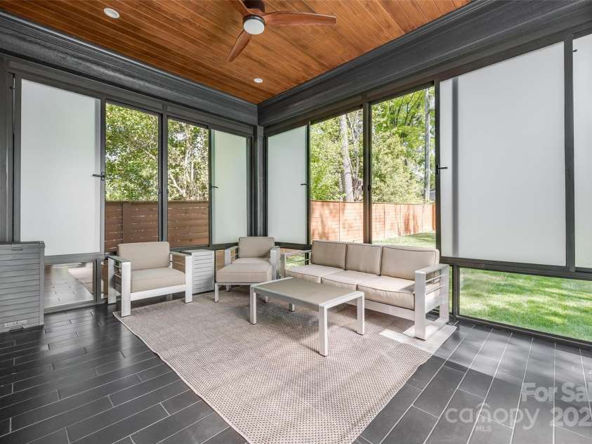 805 19th Street, Charlotte, NC 28205.  MLS# CAR4234315, YatesRealty ID 9950. 