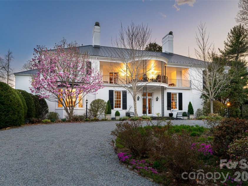 365 Sherwood Drive, Flat Rock, NC 28731.  MLS# CAR4353114, YatesRealty ID 9952. 