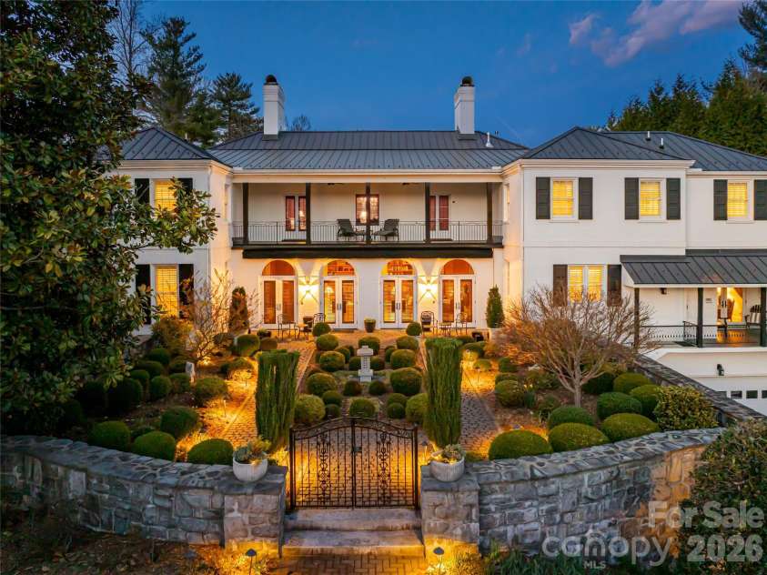 365 Sherwood Drive, Flat Rock, NC 28731.  MLS# CAR4353114, YatesRealty ID 9952. 