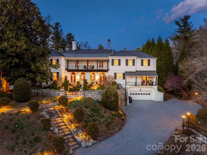365 Sherwood Drive, Flat Rock, NC 28731.  MLS# CAR4353114, YatesRealty ID 9952. 