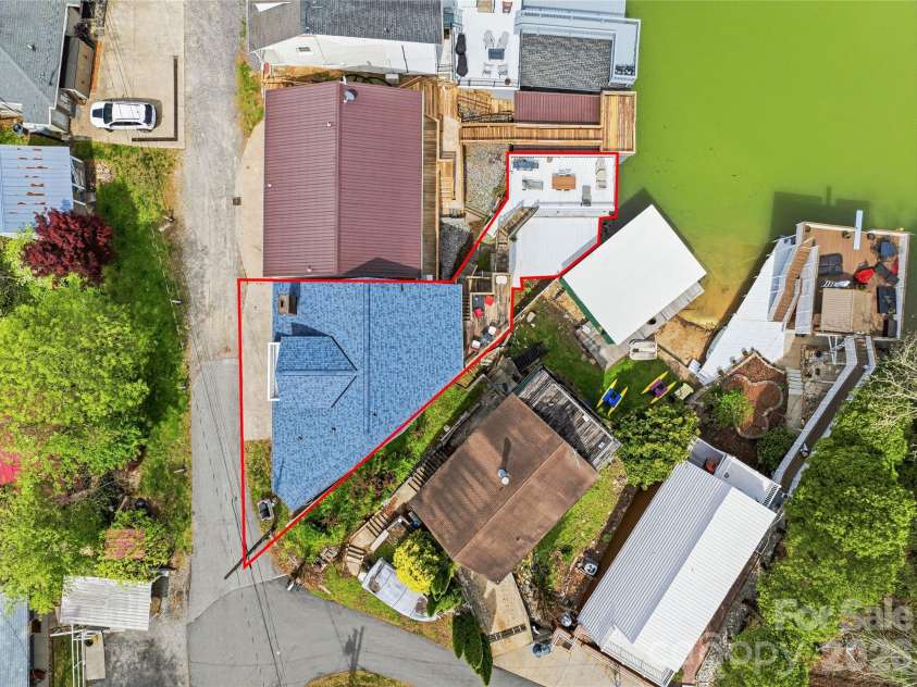 102 Havnaers Point, Lake Lure, NC 28746.  MLS# CAR4367288, YatesRealty ID 9953. 