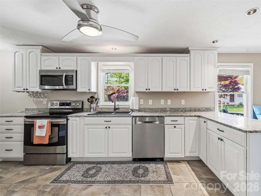 102 Havnaers Point, Lake Lure, NC 28746.  MLS# CAR4367288, YatesRealty ID 9953. 