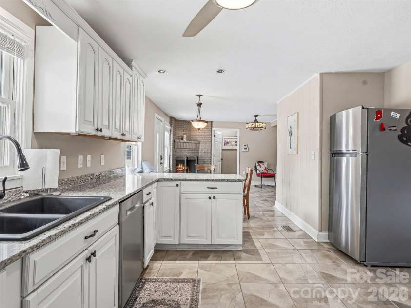 102 Havnaers Point, Lake Lure, NC 28746.  MLS# CAR4367288, YatesRealty ID 9953. 