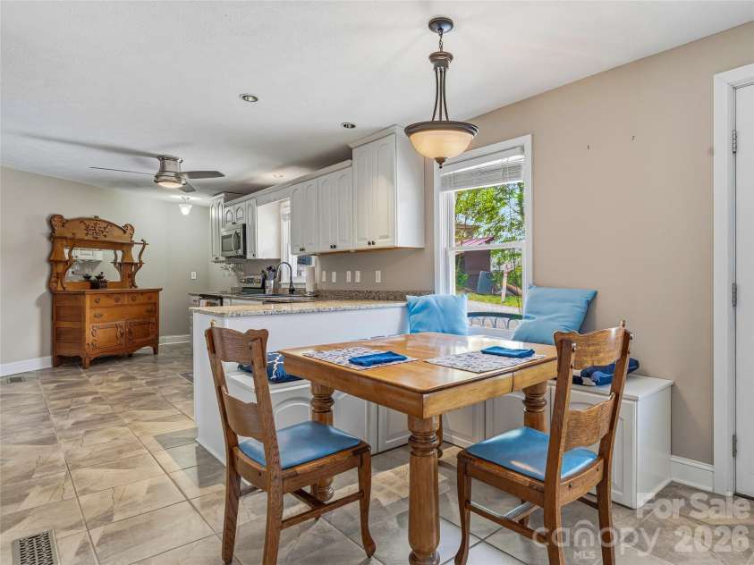102 Havnaers Point, Lake Lure, NC 28746.  MLS# CAR4367288, YatesRealty ID 9953. 