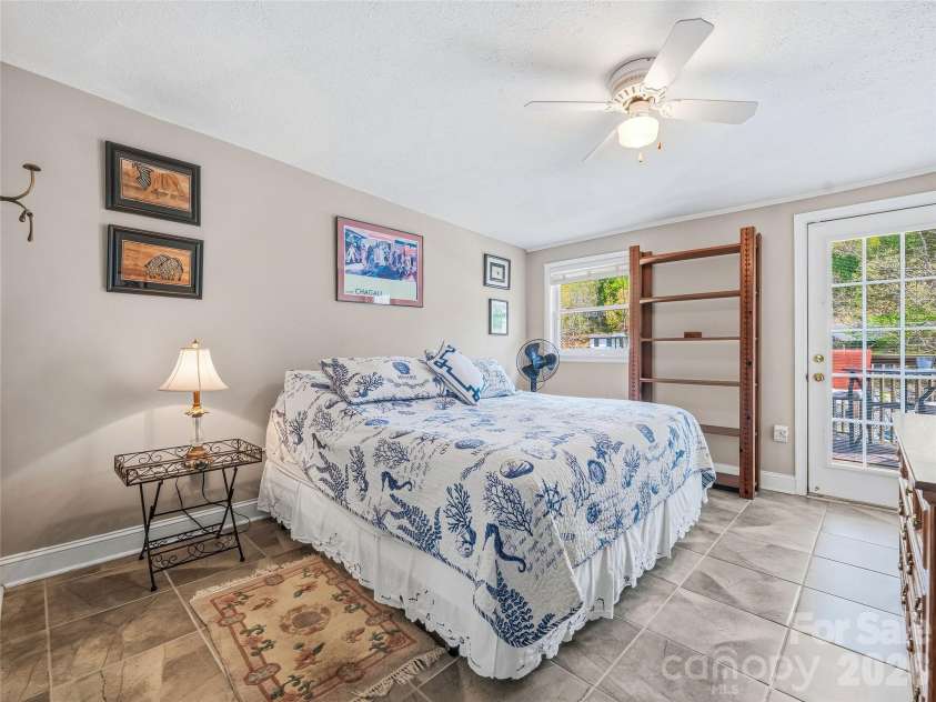 102 Havnaers Point, Lake Lure, NC 28746.  MLS# CAR4367288, YatesRealty ID 9953. 