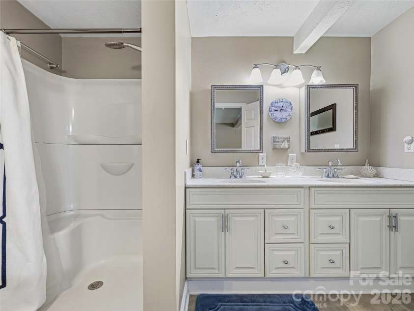 102 Havnaers Point, Lake Lure, NC 28746.  MLS# CAR4367288, YatesRealty ID 9953. 