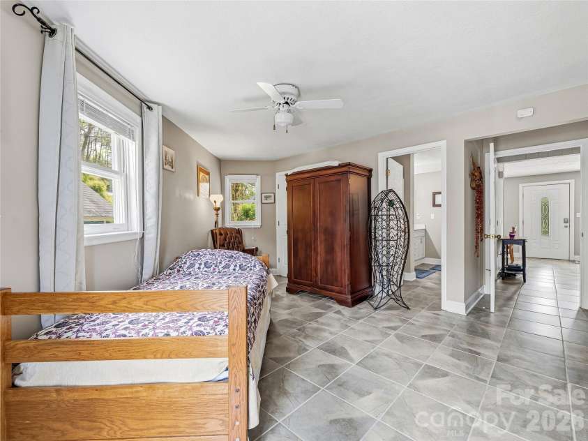 102 Havnaers Point, Lake Lure, NC 28746.  MLS# CAR4367288, YatesRealty ID 9953. 