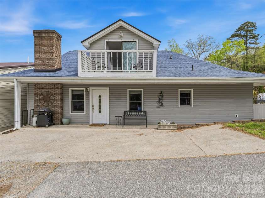 102 Havnaers Point, Lake Lure, NC 28746.  MLS# CAR4367288, YatesRealty ID 9953. 