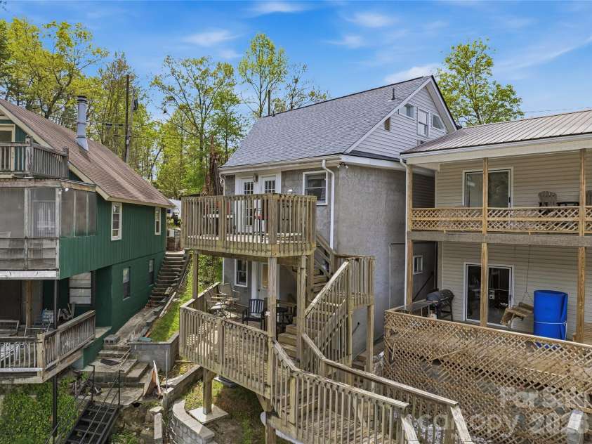 102 Havnaers Point, Lake Lure, NC 28746.  MLS# CAR4367288, YatesRealty ID 9953. 